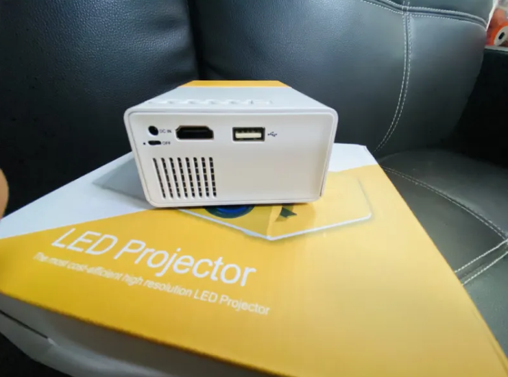 Mini Home Projector Gadgets and Gizmos