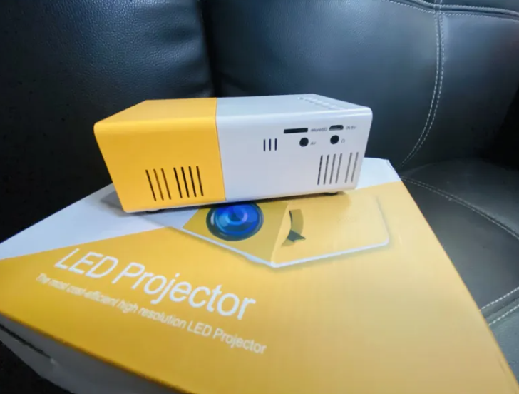 Mini Home Projector Gadgets and Gizmos